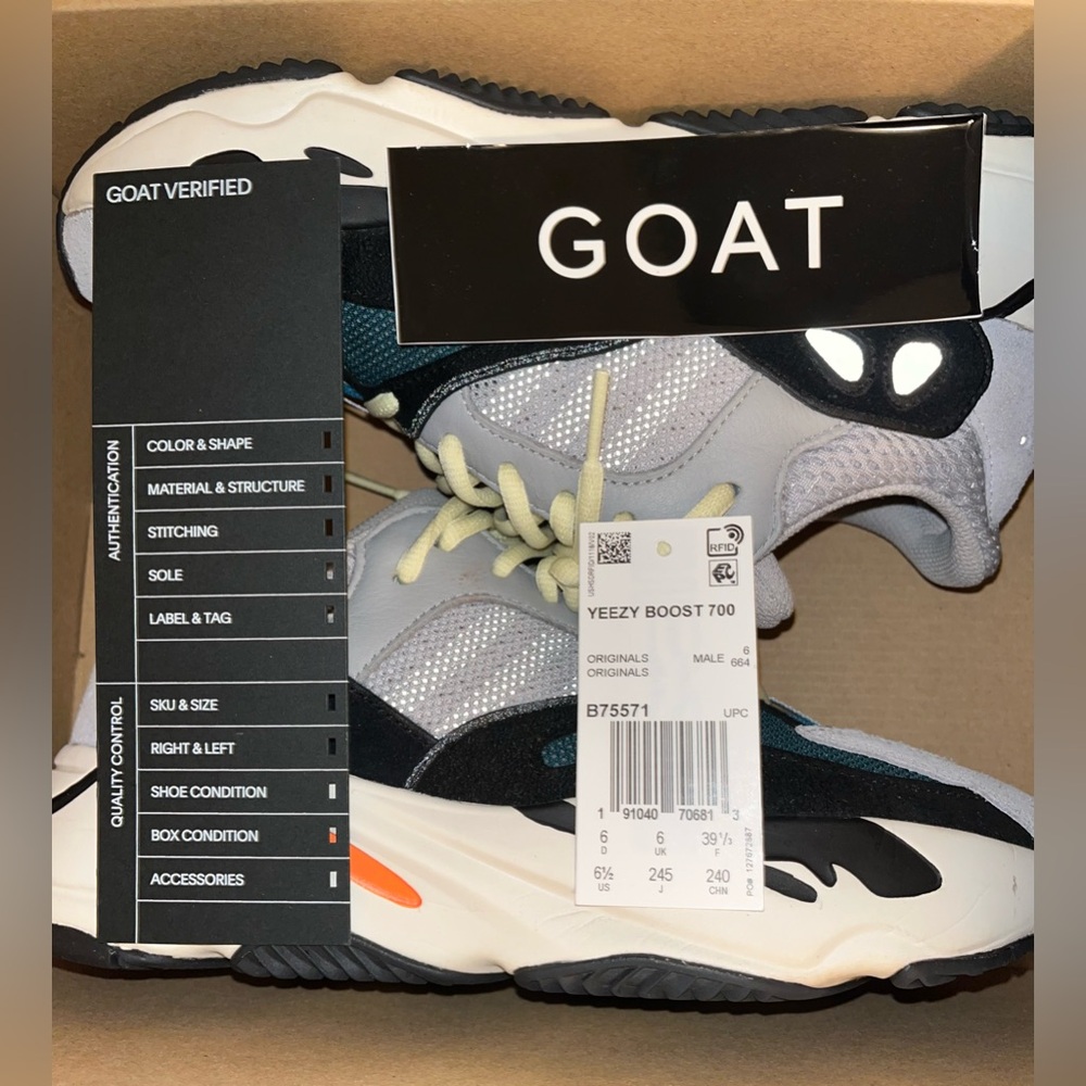 Yeezy 700 Wave Runner